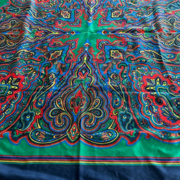 Pierre Cardin Scarf - Picture 2 of 3